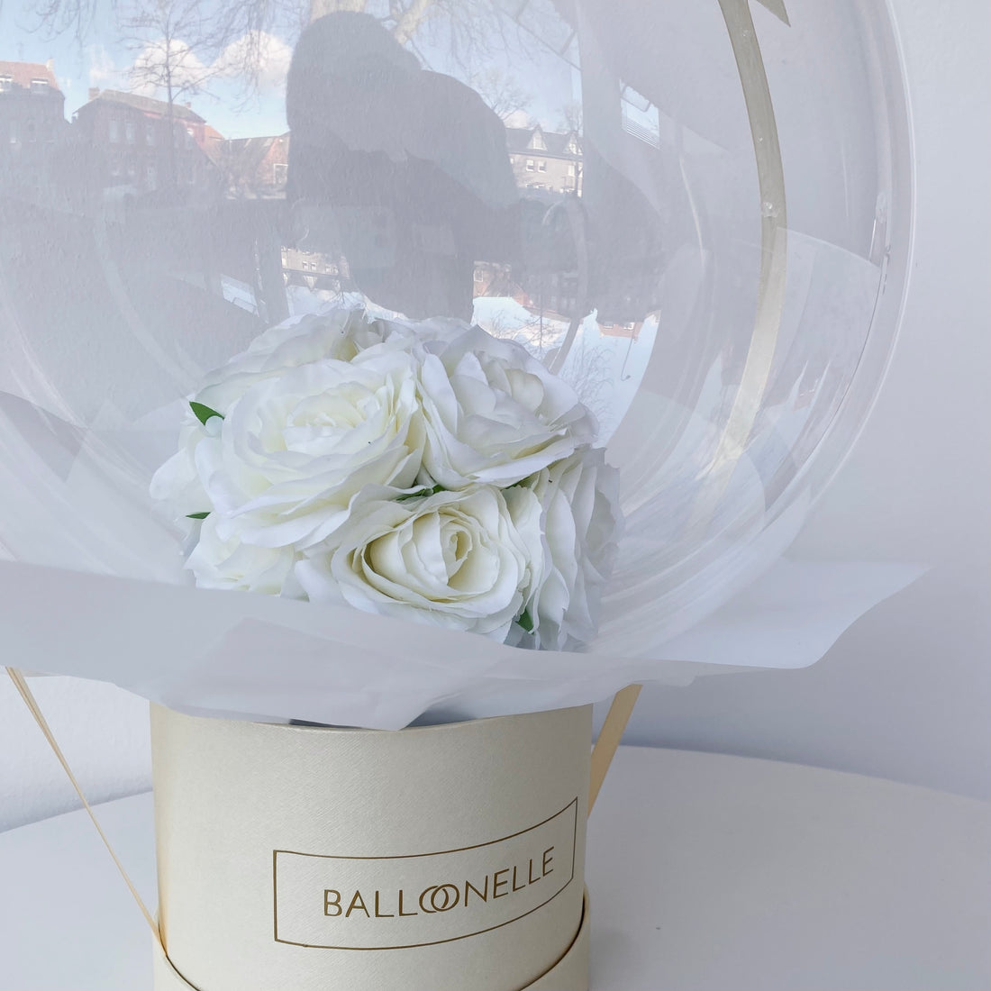 Ballon Flowerbox Personalisiert Weisse Rosen