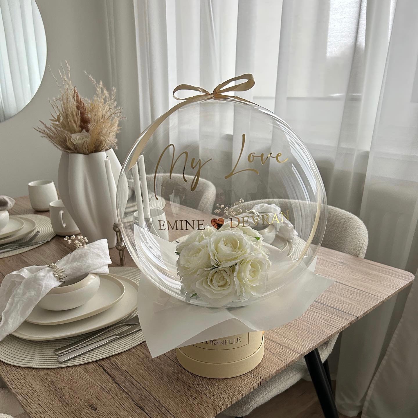 Ballon Flowerbox Personalisiert Weisse Rosen