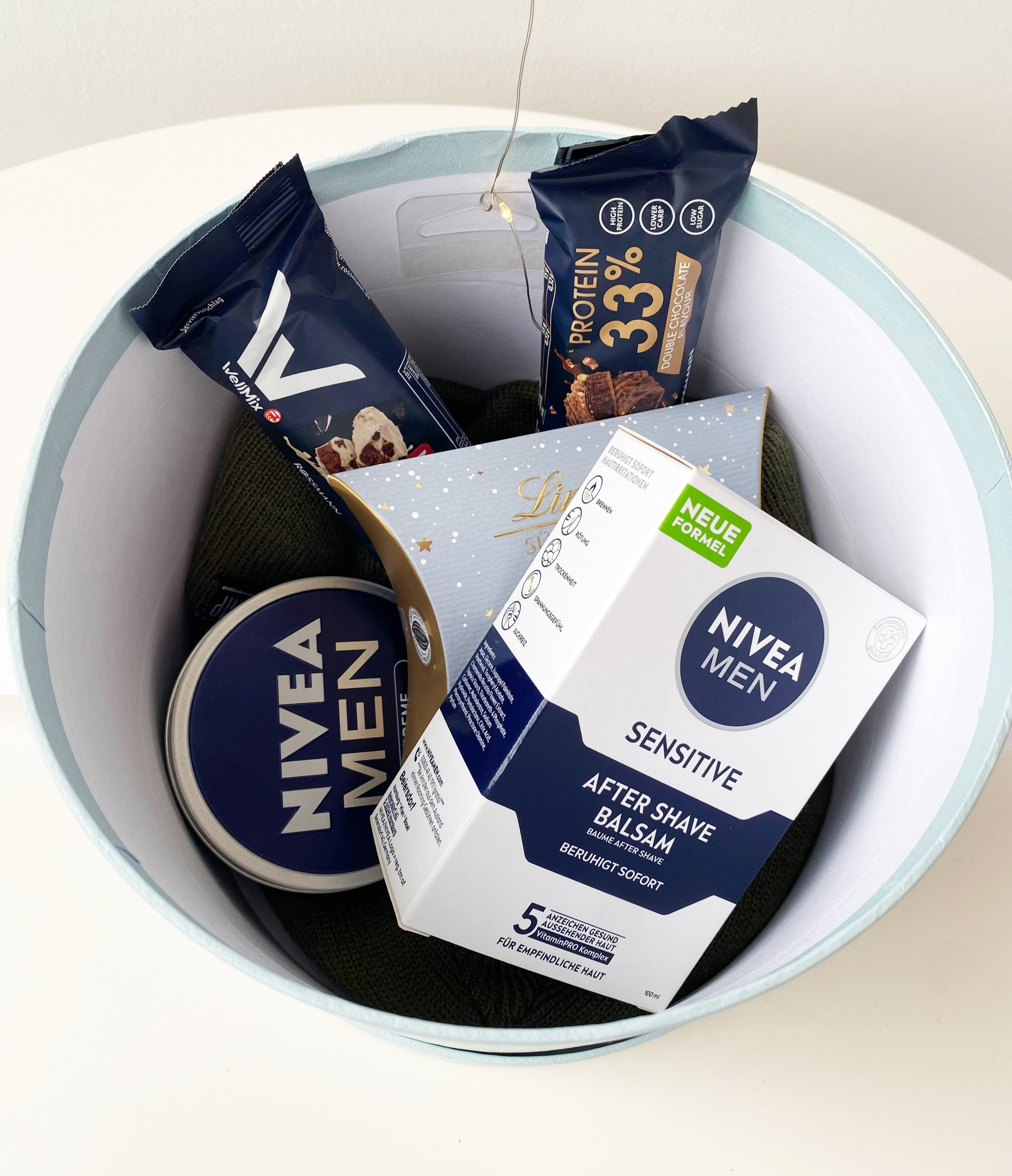 Merry Christmas Silver Designer Ballon mit Geschenkbox