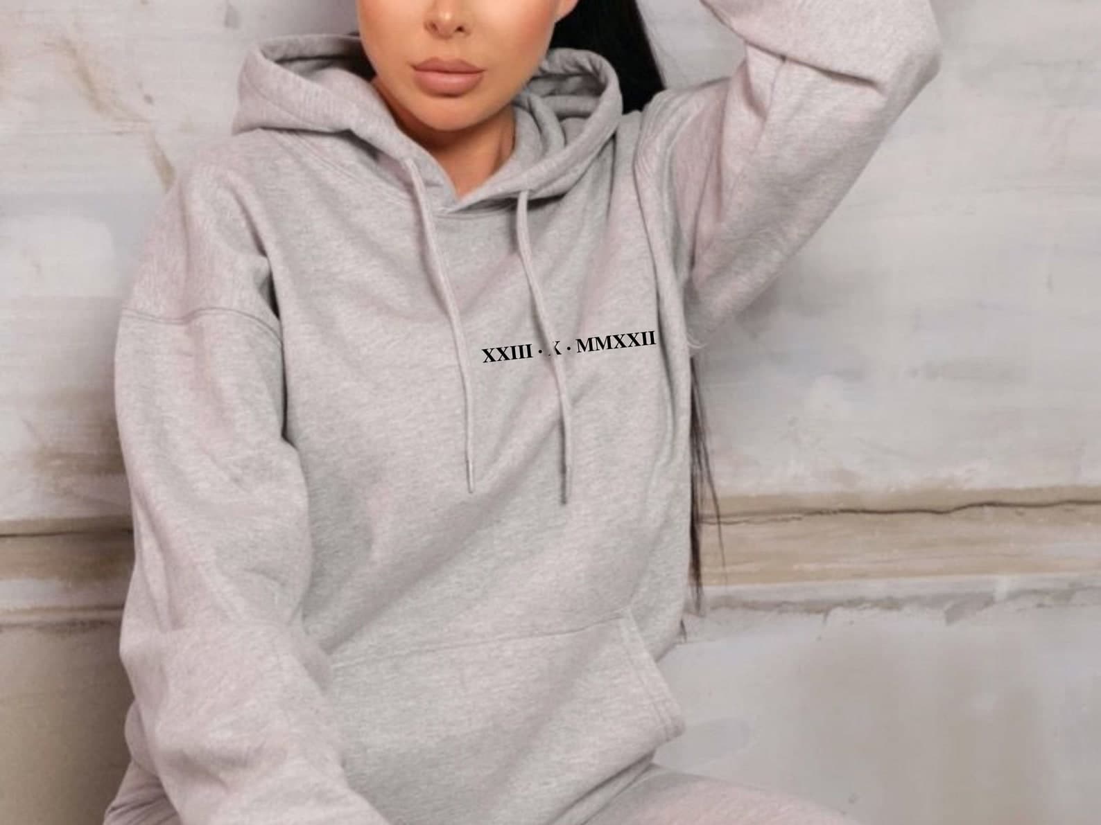 Personalisierter Hoodie mit Datum in Römischen Zahlen - BALLOONELLE