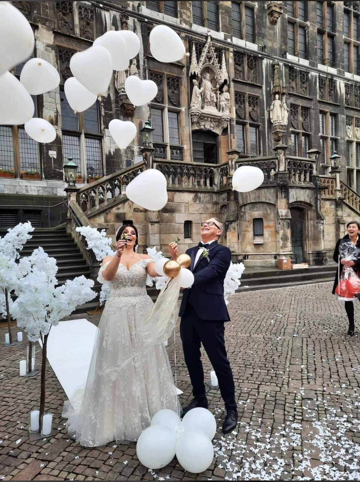 Standesamt Pop Up Ballon mit Herzballons gefüllt (personalisiert)