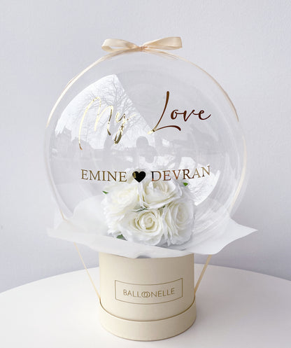 Personalisiertes Ballon Flowerbox-Set Weisse Rosen mit Herzballons - heliumgefüllt