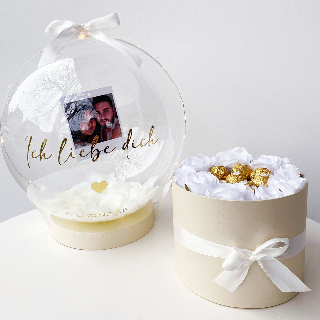 Personalisierte Ballon Rosenbox mit Foto + Herzballons Geschenkset Valentinstag