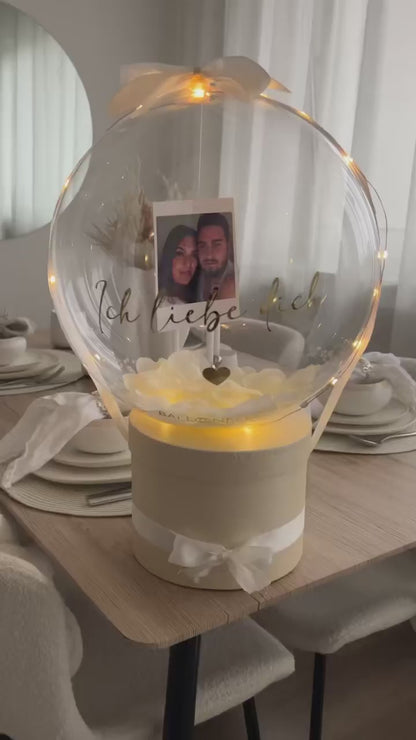 Personalisierte Ballon Rosenbox mit Foto + Herzballons Geschenkset Valentinstag